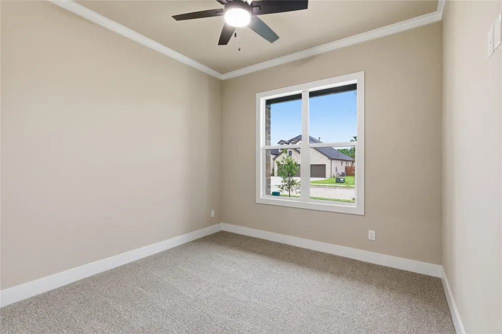 702 Anne Road Van Alstyne, TX 75495