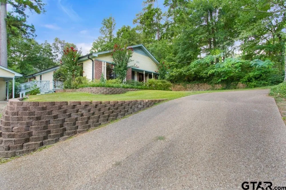 1656 Pineview Lane Hideaway, TX 75771