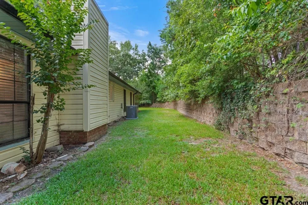 1656 Pineview Lane Hideaway, TX 75771