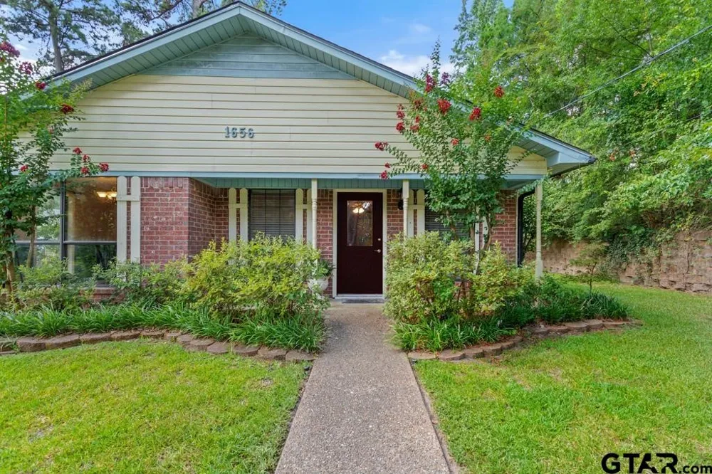 1656 Pineview Lane Hideaway, TX 75771