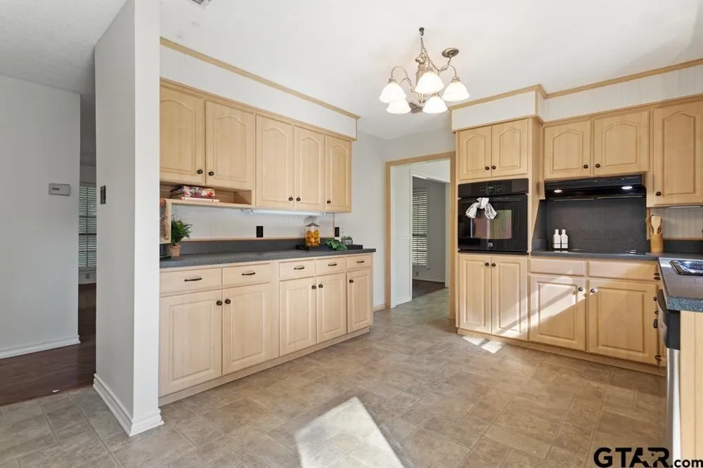 1656 Pineview Lane Hideaway, TX 75771