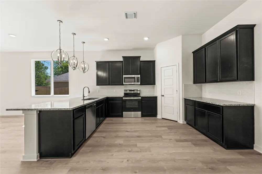 109 Adaline Bend McGregor, TX 76657