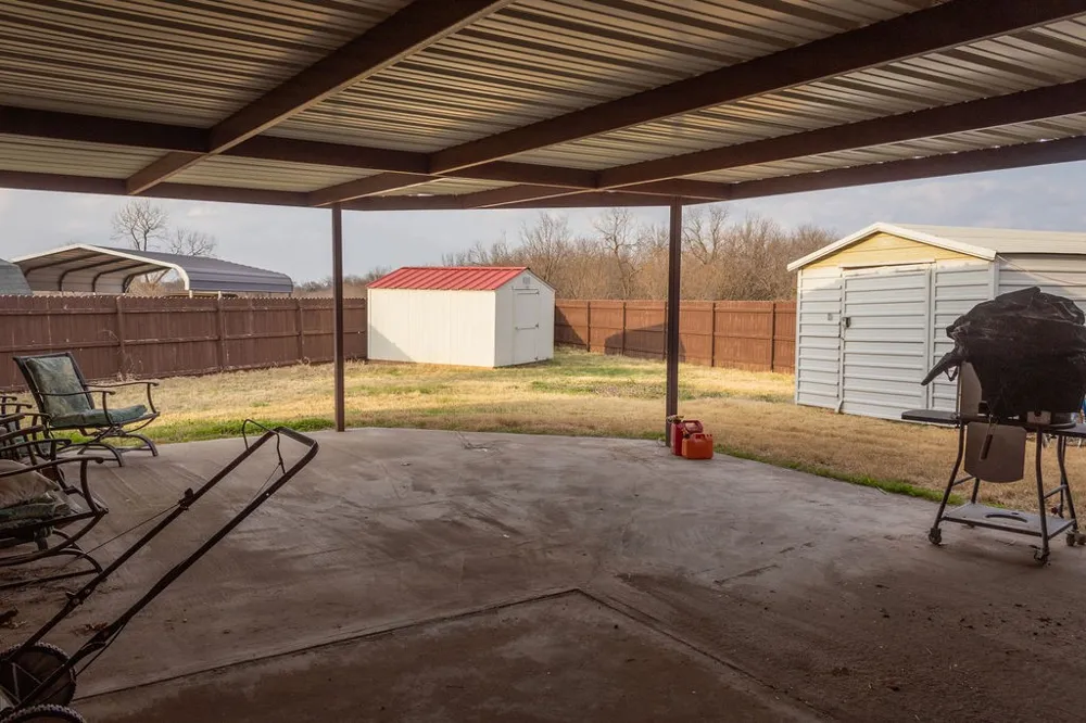 112 Tumbleweed Ct Henrietta, TX 76365
