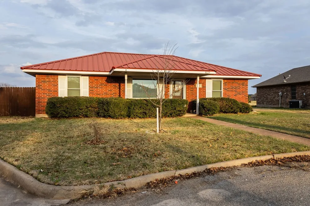 112 Tumbleweed Ct Henrietta, TX 76365