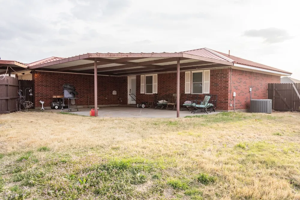 112 Tumbleweed Ct Henrietta, TX 76365