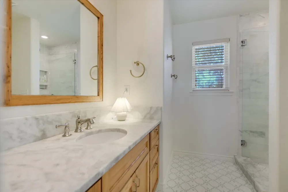 316 Mountain View Sunrise Beach Village, TX 78643