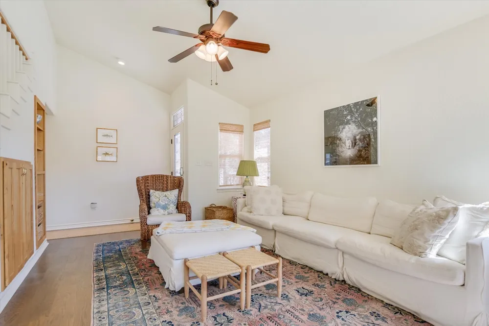 316 Mountain View Sunrise Beach Village, TX 78643
