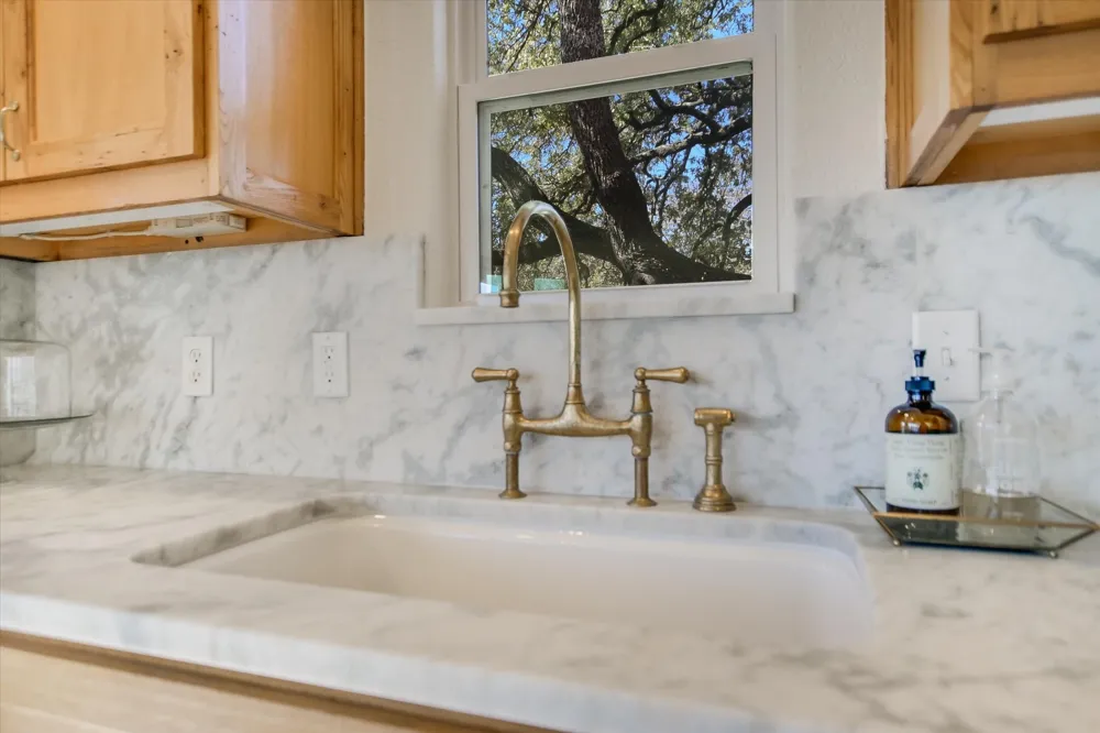 316 Mountain View Sunrise Beach Village, TX 78643