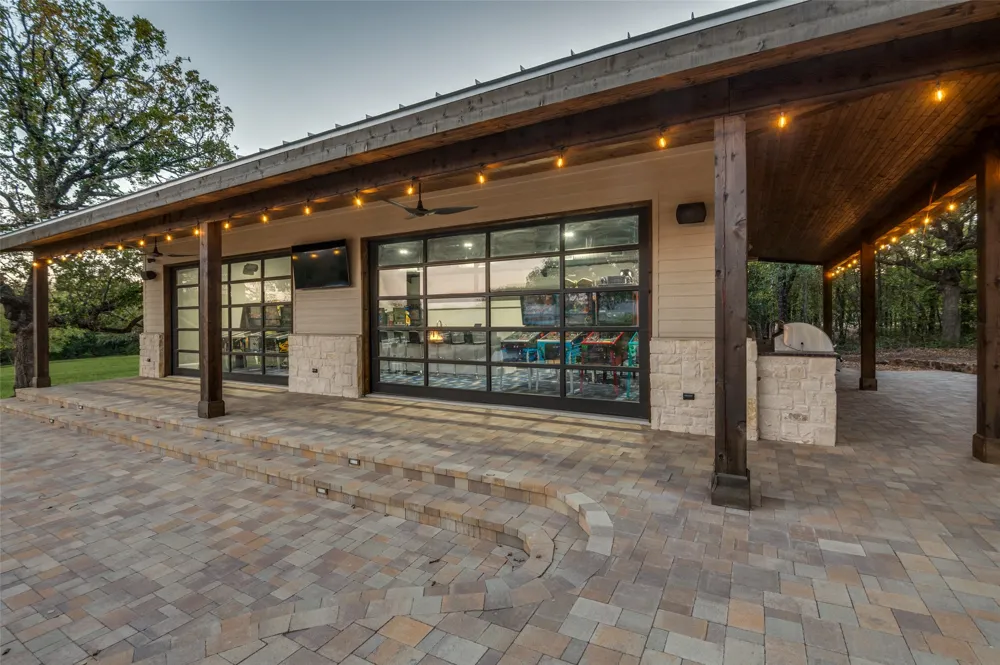 1042 Cardinal Drive Bartonville, TX 76226