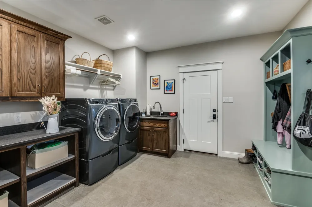 1042 Cardinal Drive Bartonville, TX 76226