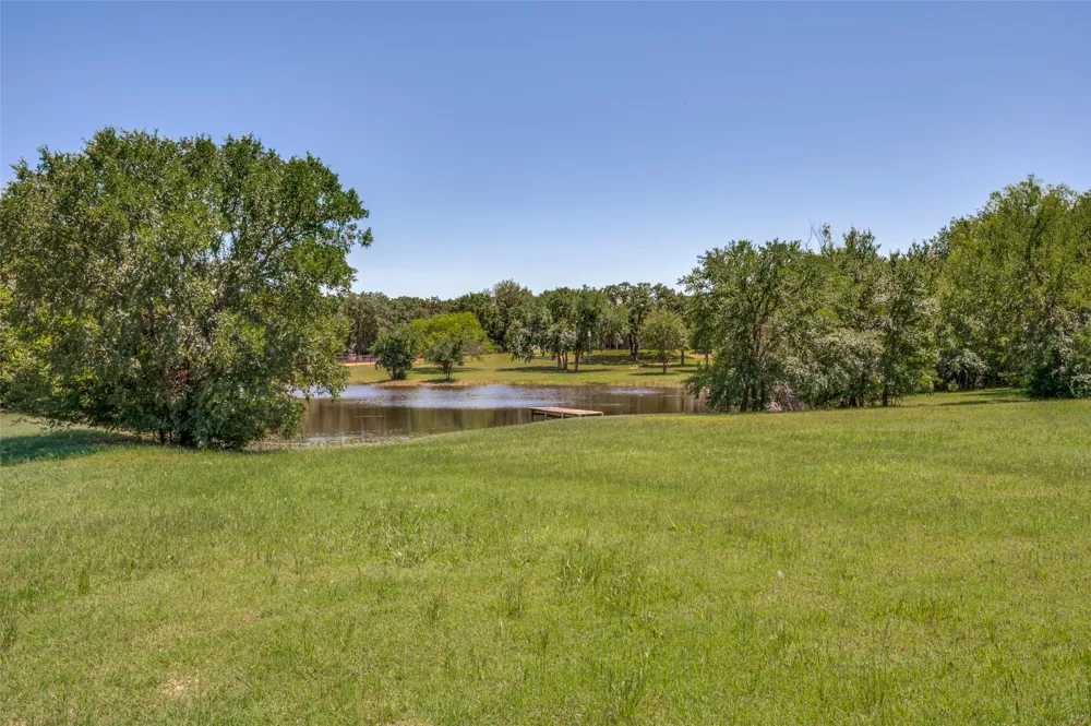 1042 Cardinal Drive Bartonville, TX 76226