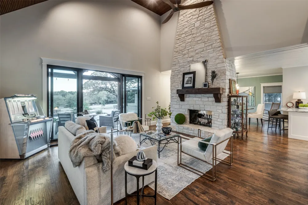 1042 Cardinal Drive Bartonville, TX 76226