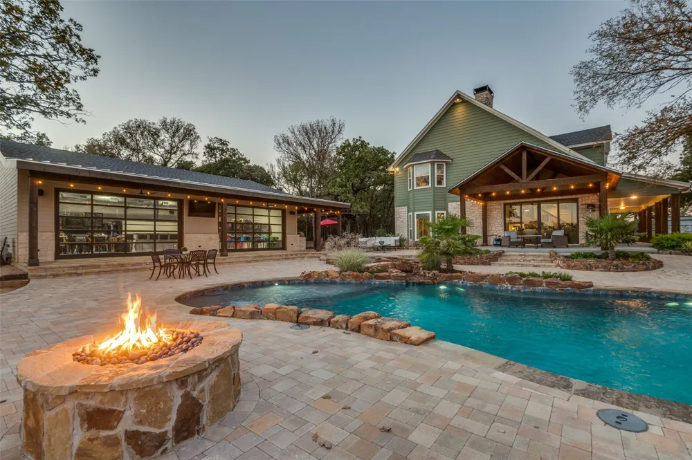 1042 Cardinal Drive Bartonville, TX 76226