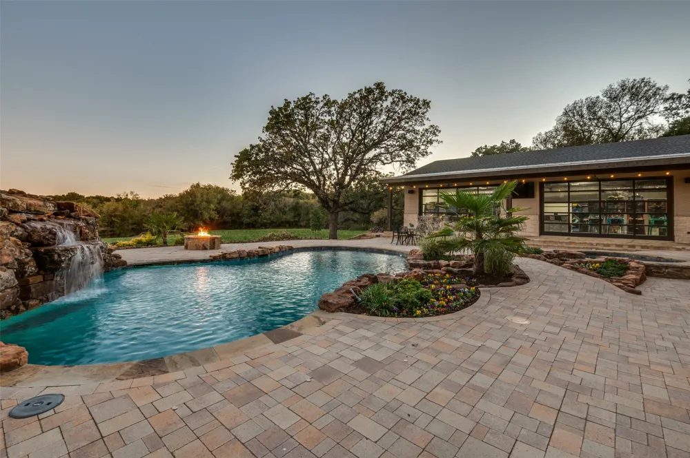 1042 Cardinal Drive Bartonville, TX 76226