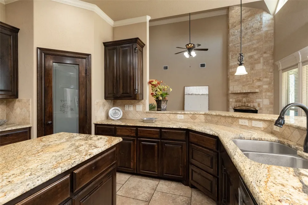 209 Ellis Creek Drive Weatherford, TX 76085