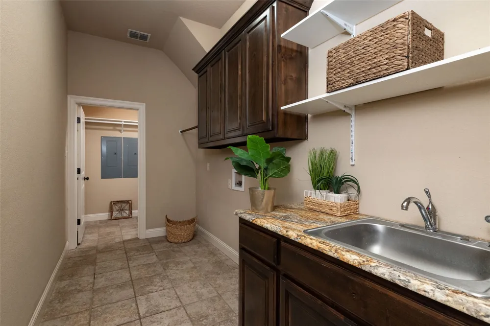209 Ellis Creek Drive Weatherford, TX 76085