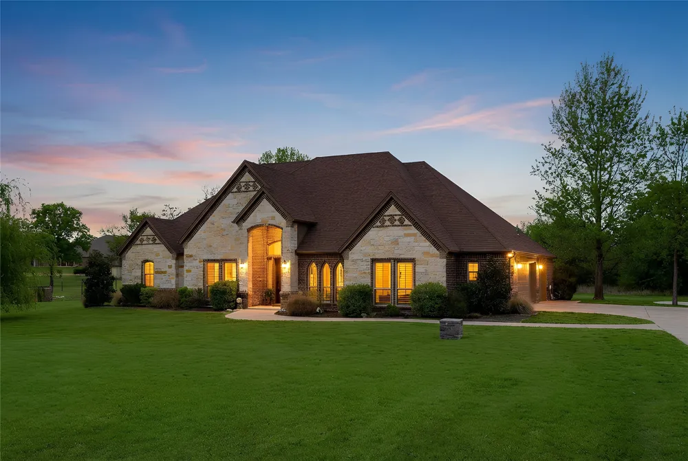 209 Ellis Creek Drive Weatherford, TX 76085