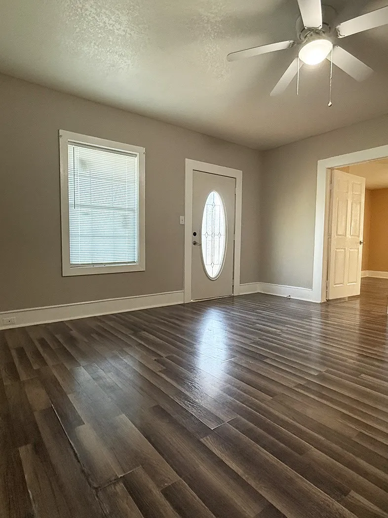 805 W Green Street Palestine, TX 75801