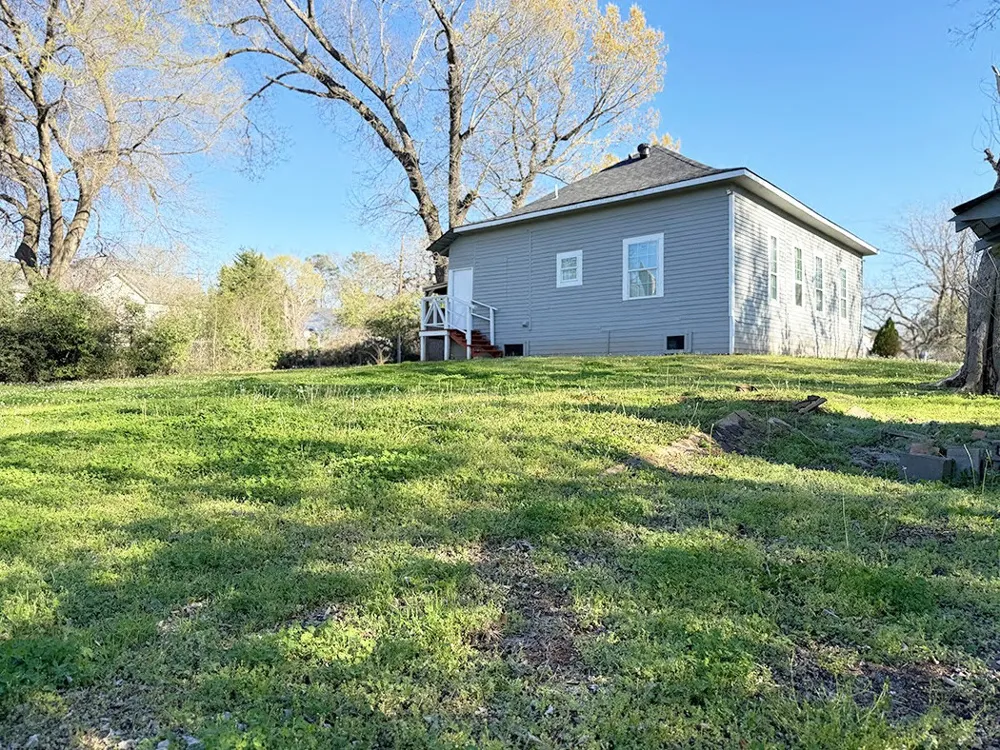 805 W Green Street Palestine, TX 75801