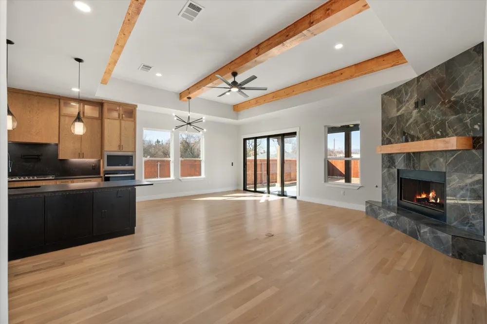 117 Yvonne Street Red Oak, TX 75154