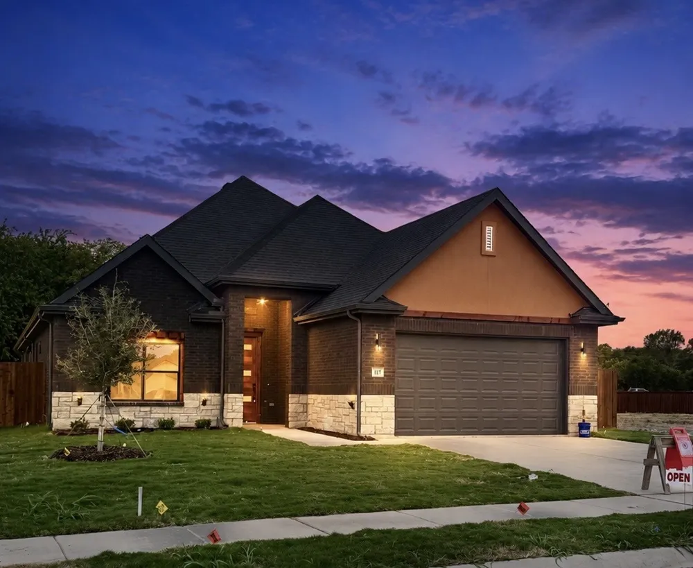 117 Yvonne Street Red Oak, TX 75154
