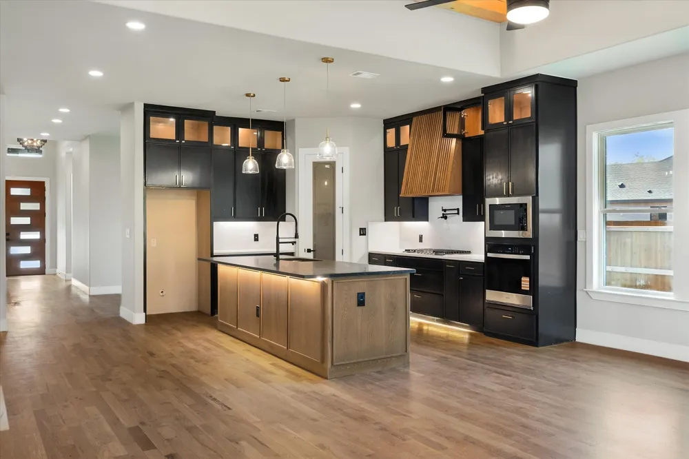 117 Yvonne Street Red Oak, TX 75154