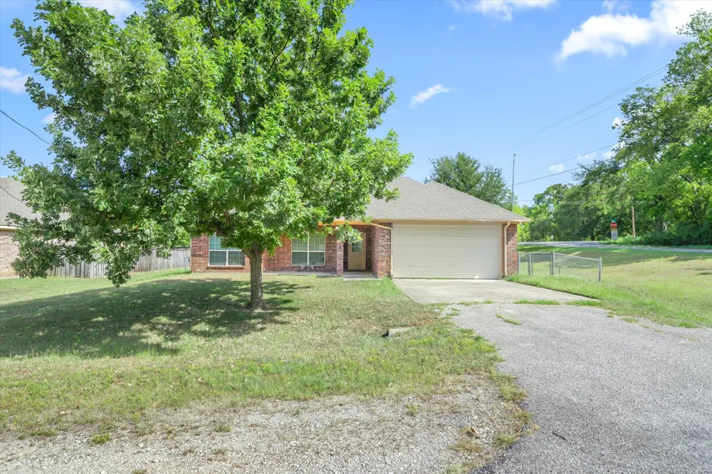 400 Bent Creek Dr Grand Saline, TX 75140