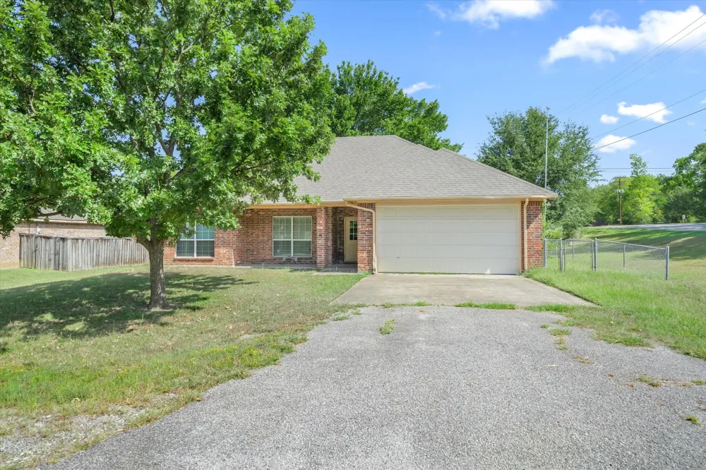 400 Bent Creek Dr Grand Saline, TX 75140