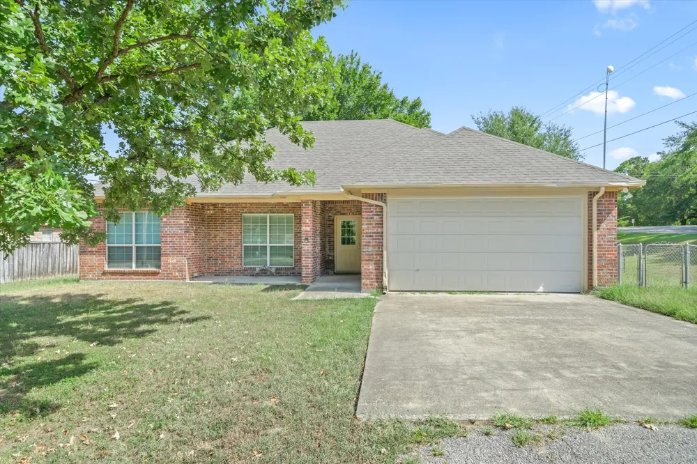 400 Bent Creek Dr Grand Saline, TX 75140