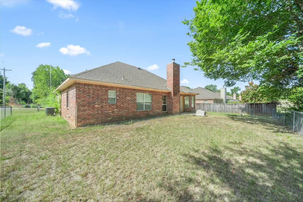 400 Bent Creek Dr Grand Saline, TX 75140