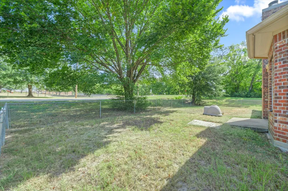 400 Bent Creek Dr Grand Saline, TX 75140