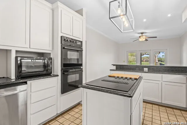 505 Spyglass Rockport, TX 78382