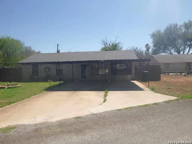 2820 County Road 1129 Pearsall, TX 78061