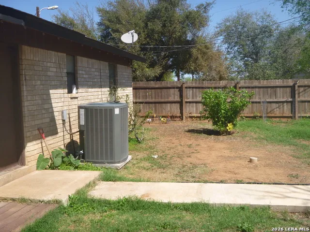 2820 County Road 1129 Pearsall, TX 78061