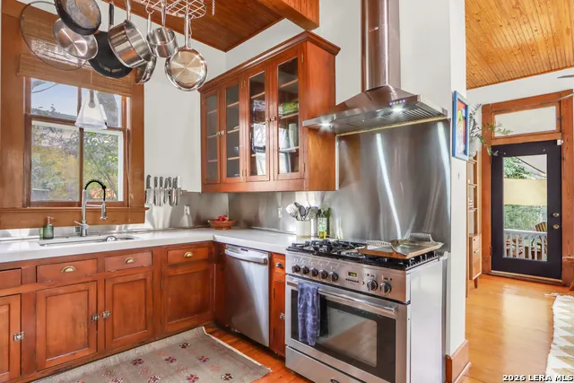 123 cedar San Antonio, TX 78210