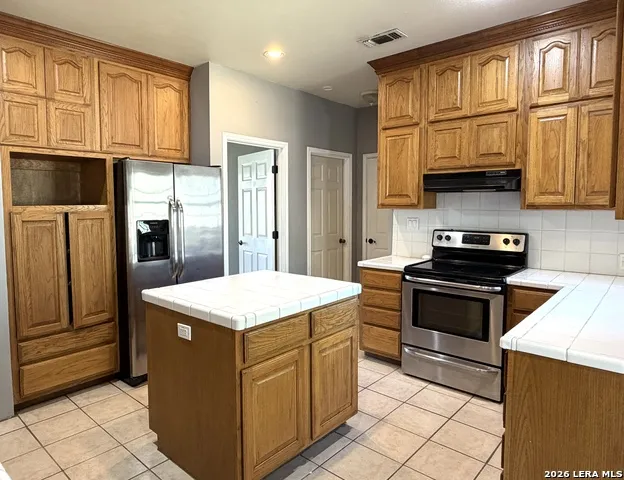 10565 Briggs Atascosa, TX 78002