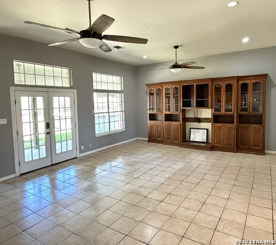 10565 Briggs Atascosa, TX 78002