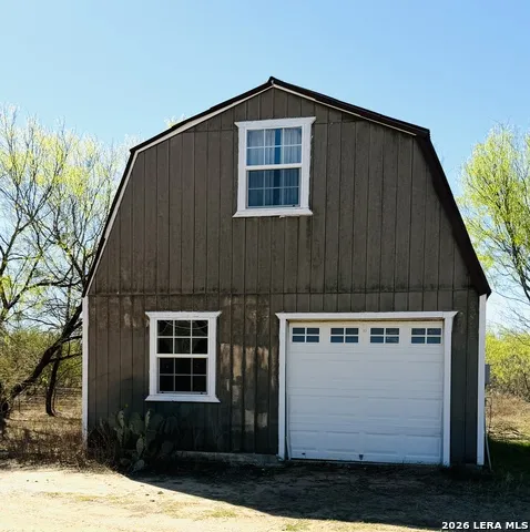10565 Briggs Atascosa, TX 78002
