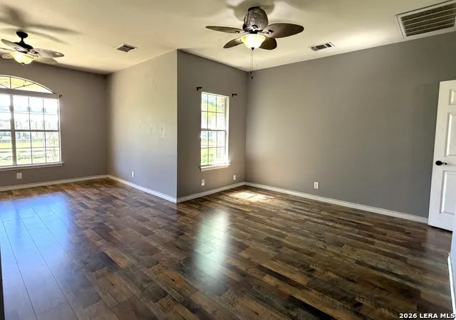 10565 Briggs Atascosa, TX 78002