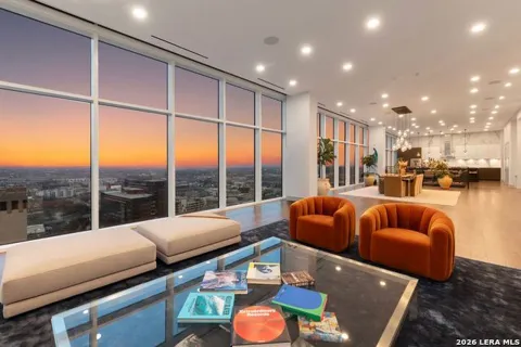 123 Lexington #1803