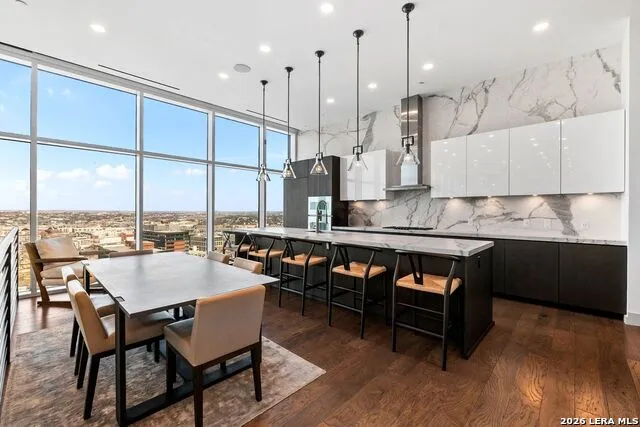 123 Lexington #1803 San Antonio, TX 78205