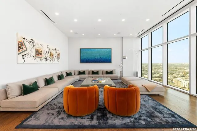 123 Lexington #1803 San Antonio, TX 78205