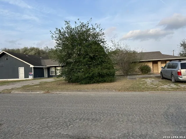 501 E Bowie Beeville, TX 78102