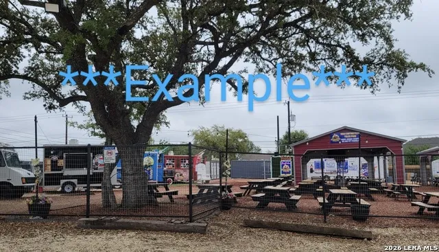 304 E Hunt St Pleasanton, TX 78064