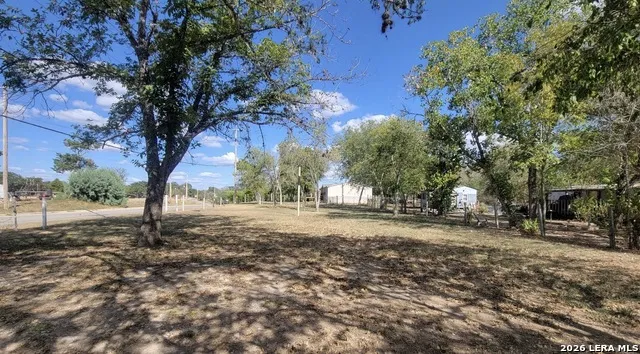 304 E Hunt St Pleasanton, TX 78064