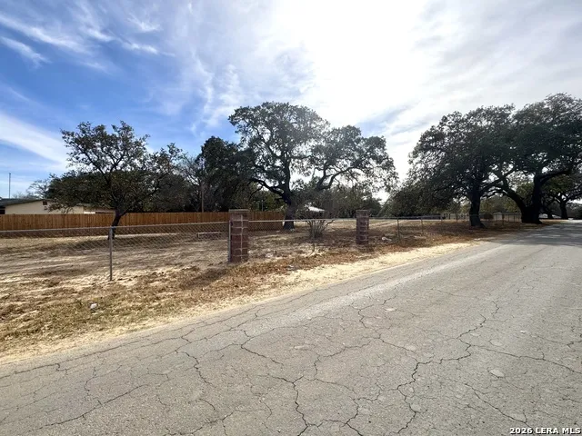 TBD W Dilley Devine, TX 78016