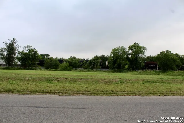 1617 First St. Pleasanton, TX 78064