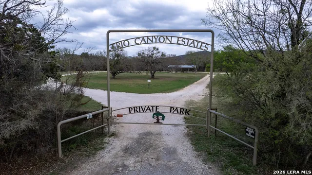 430 Frio Canyon Concan, TX 78838