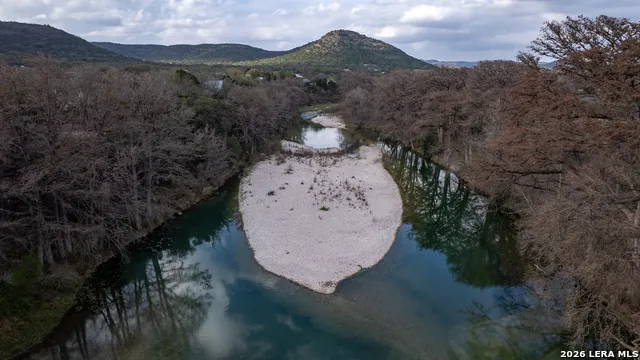 430 Frio Canyon Concan, TX 78838