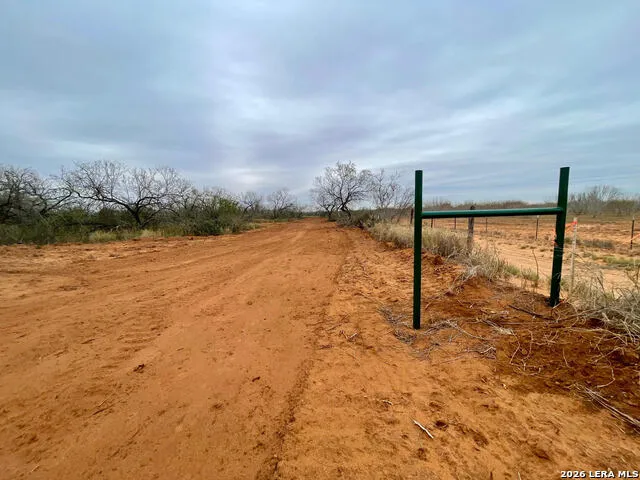 7.55 ACRES CR 2701 Bigfoot, TX 78005